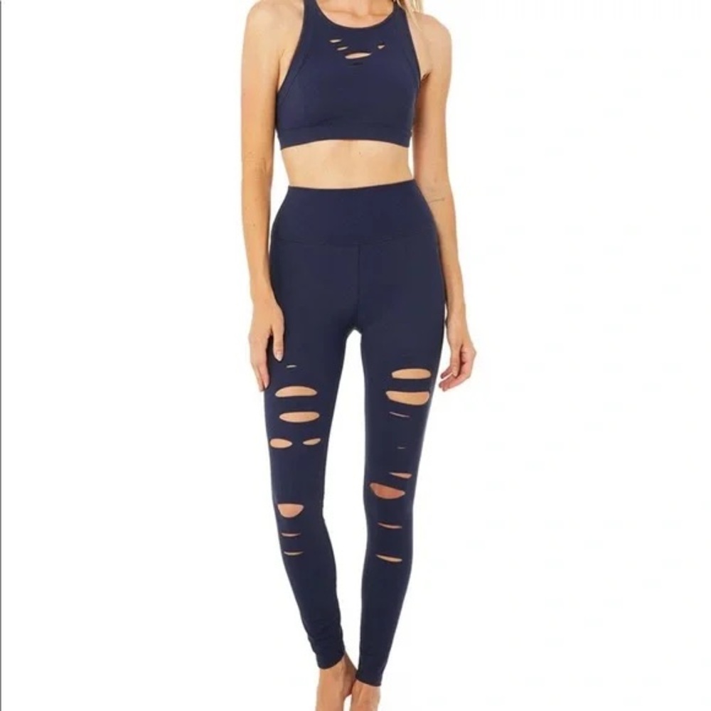 ALO Ripped Warrior sports bra and leggings in Navy / small